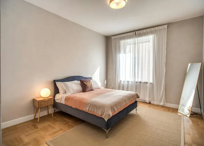 Golden Horizon Luxury 3bd Apartment Rom